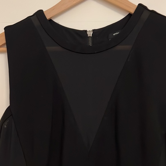 Rw&co black flattering pendulum waist dress. Size M - Picture 4 of 5